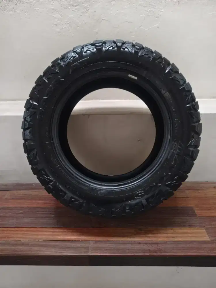 Ban maxxis RAZR A/T 265 60 R18 99% pajero fortuner hilux triton navara