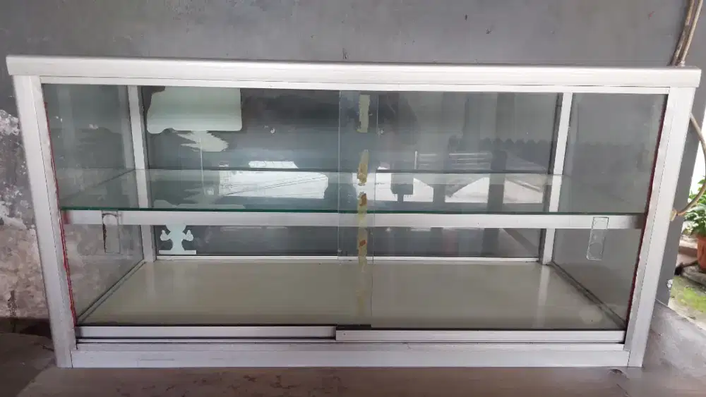 Di jual Etalase kaca