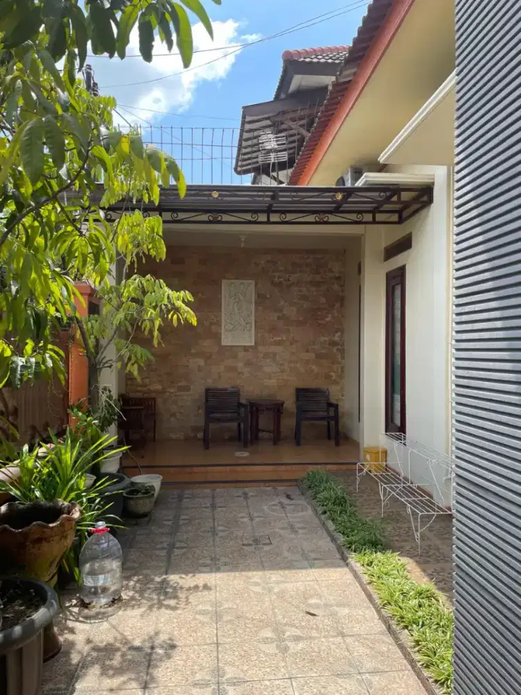 Rumah cantik siap huni Jajar Solo