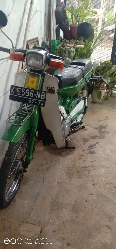 Motor jadul yamaha v80