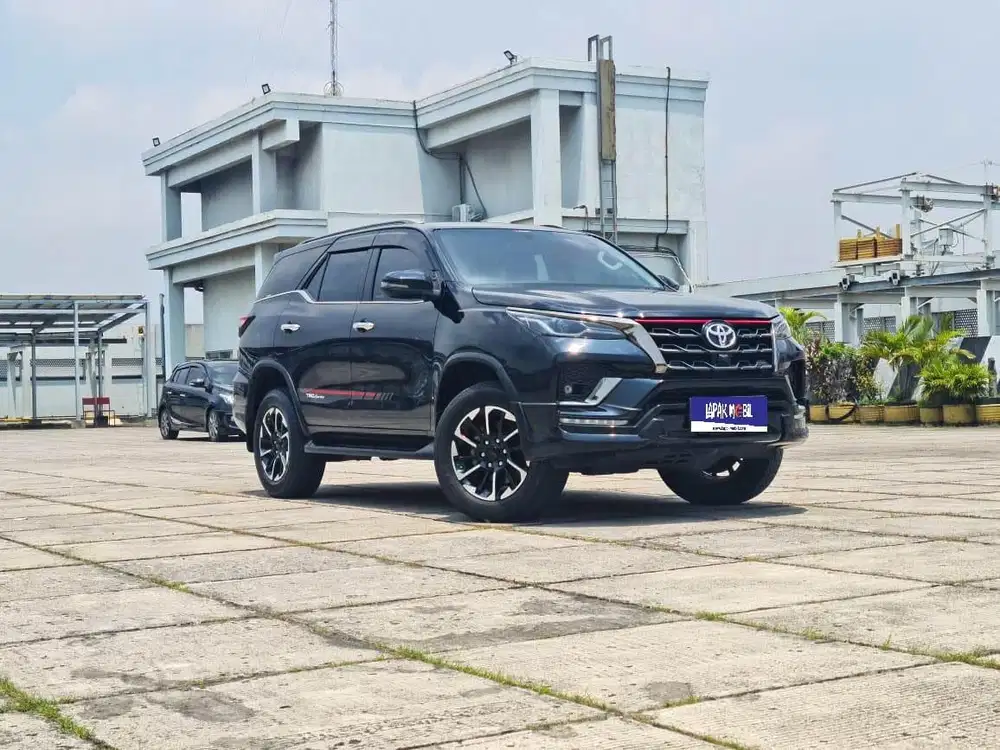 Toyota Fortuner 2.4 VRZ TRD AT Diesel 2021 Hitam KM 79RB