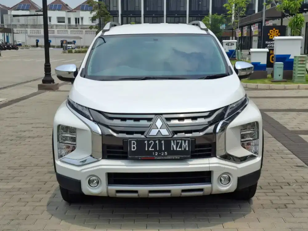 Xpander cross 2019 putih