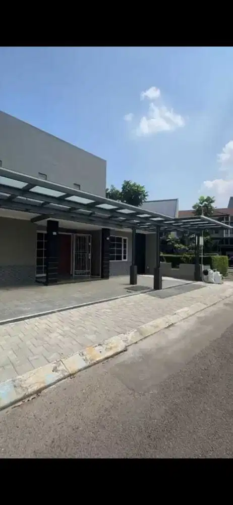 Rumah siap huni 2 lantai dijual SHM di Kluster Singgasana  Bandung