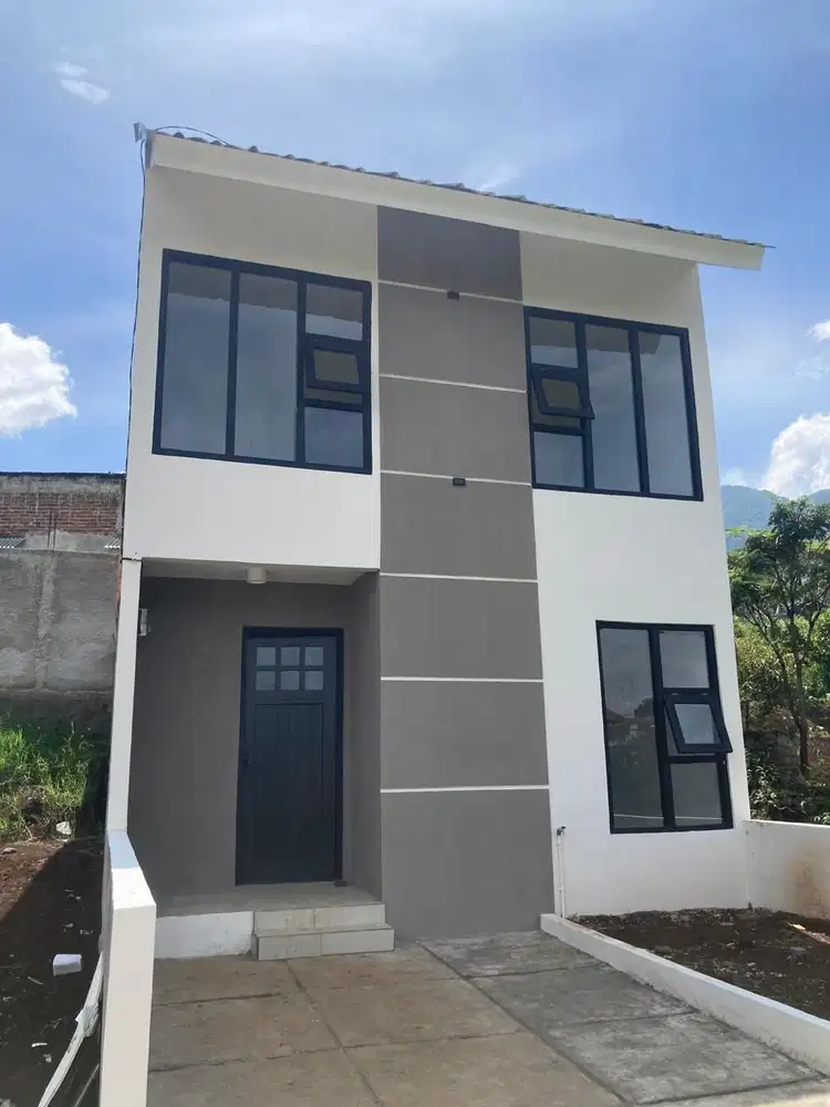 DIJUAL RUMAH BARU DENGAN BANGUNAN 2 TINGKAT HARGA 300 JT AN