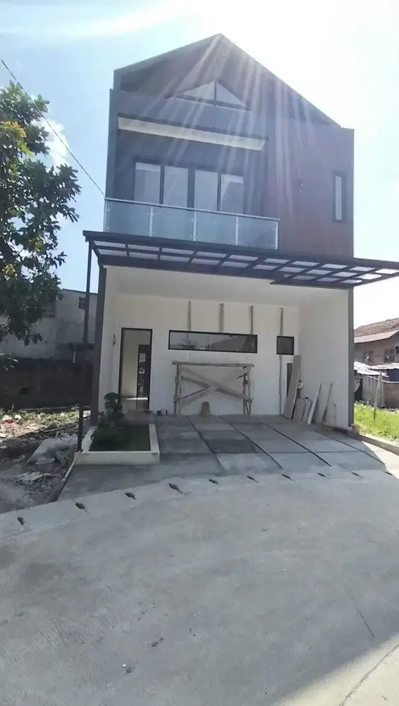 RUMAH BARU 2 LANTAI DALAM CLUSTER DP 0% CICILAN MULAI 6 JTAN