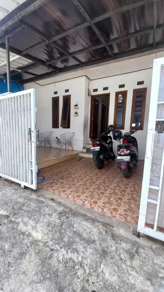 DIJUAL MURAH DALAM KOMPLEK JATINANGOR DEKAT ALUN-ALUN SINDANG SARI