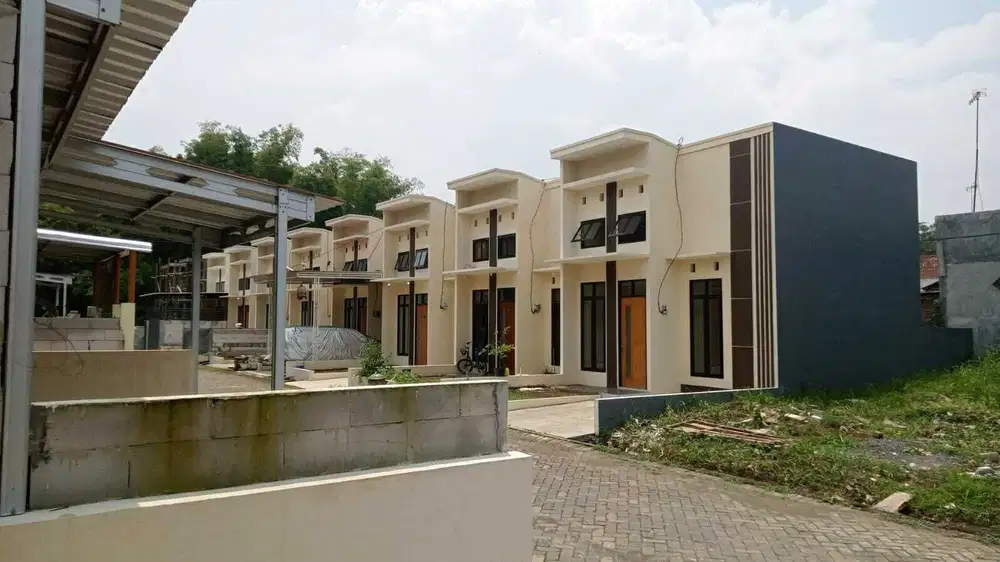 RUMAH siap huni 2LANTAI HARGA 1 LANTAI DI LAWANG