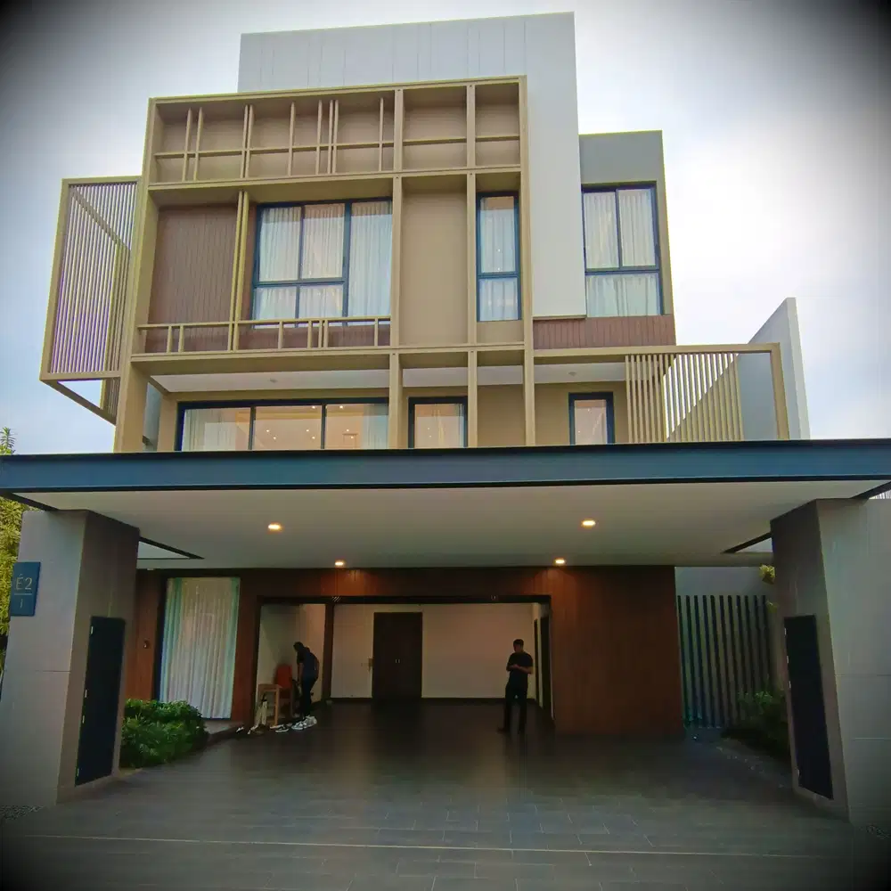 Cluster Enchante BSD, Hunia Sultan