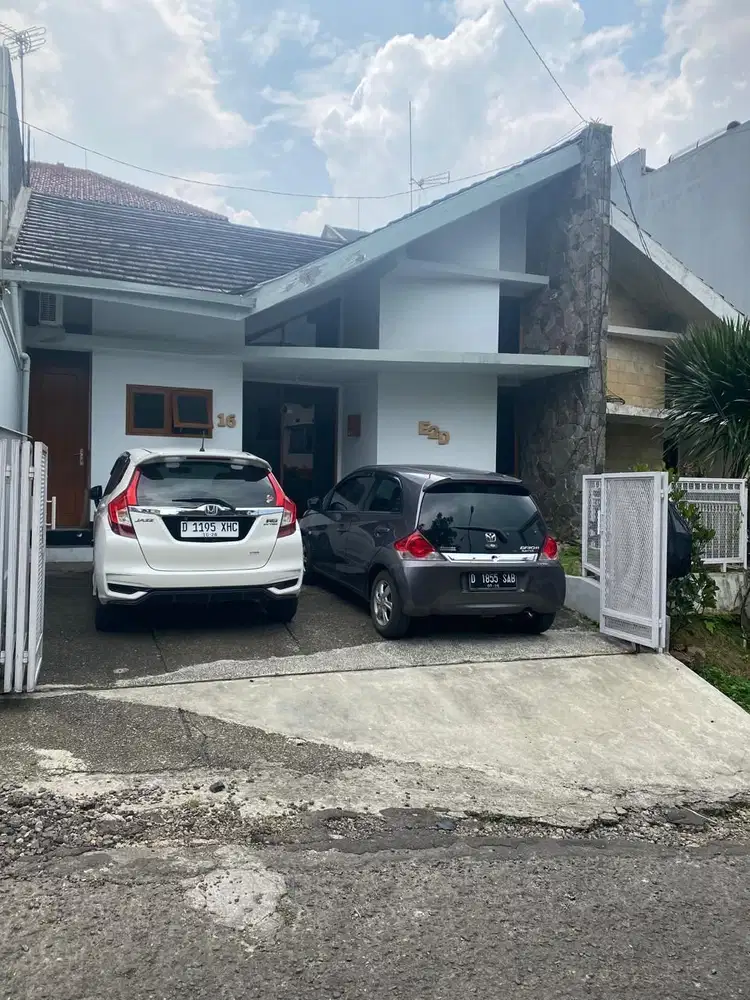 Dijual Rumah di Setraduta Permai