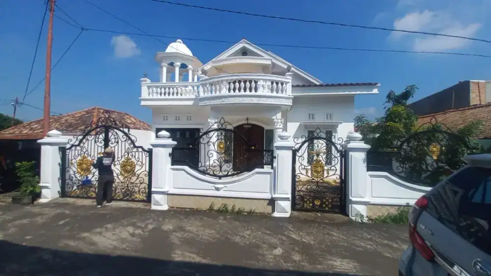 Rumah klasik modern mewah siap huni.