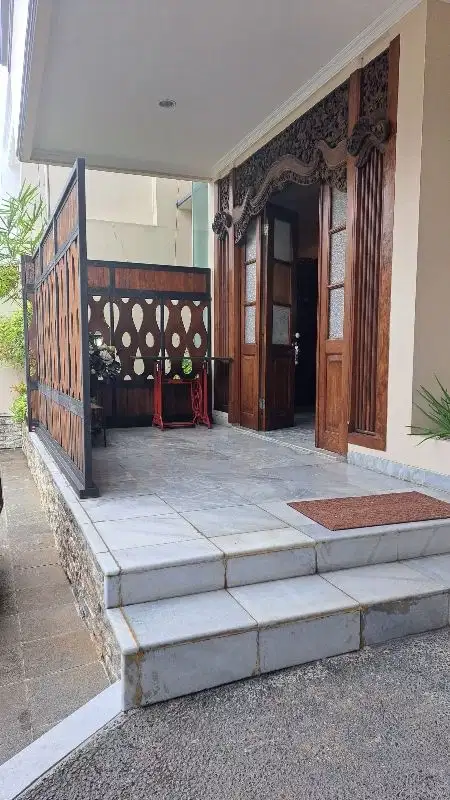 Dijual rumah  Jl. Cendrawasih  Bintaro sektor 1 Jaksel