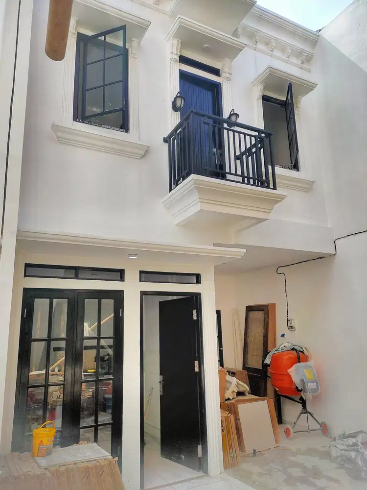 Di jual rumah 2 lantai di jagakarsa bebas banjir