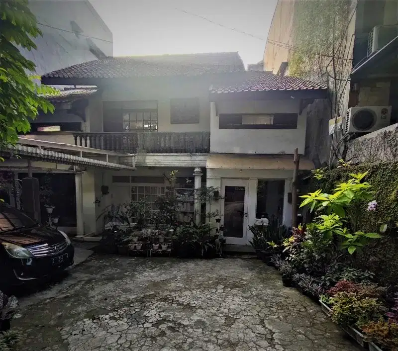 Jual rumah lama di lokasi strategis