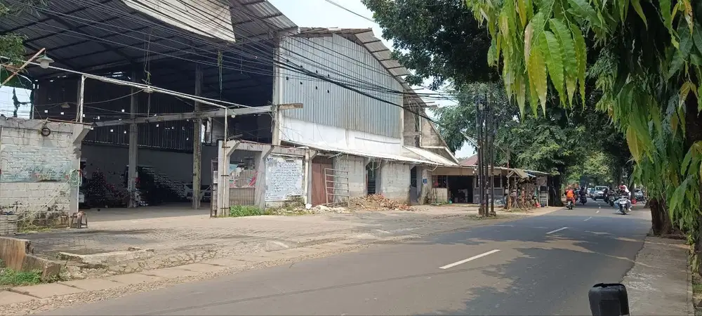Tanah pinggir jalan di bambu apus, Jakarta Timur
