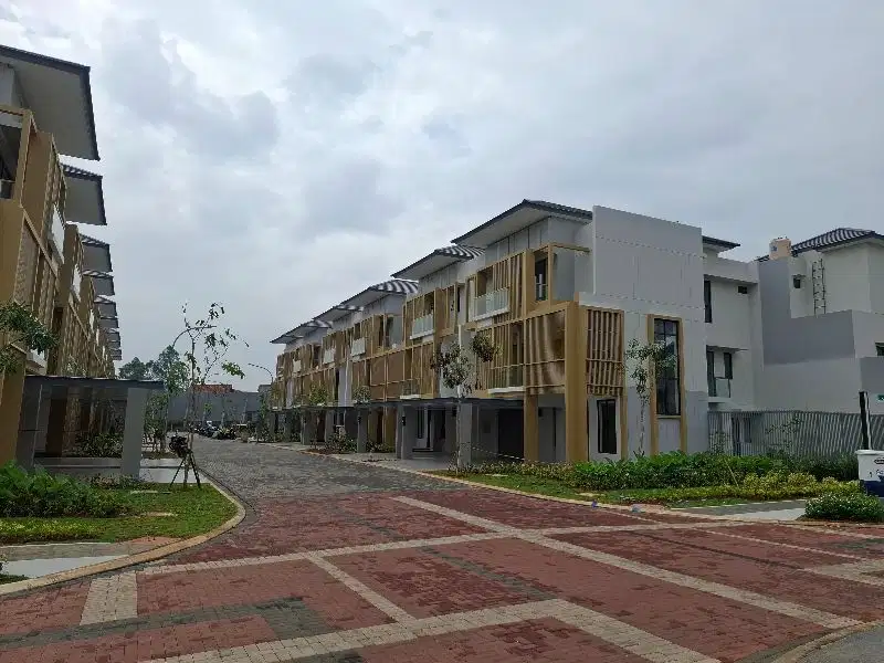 Rumah siap Huni di BSD seberang Aeon Mall
