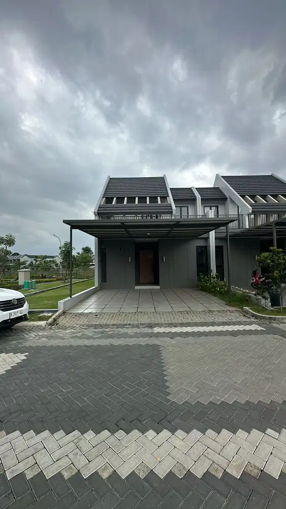 Rumah hook akses langsung ke tol di Grand Wisata, Bekasi