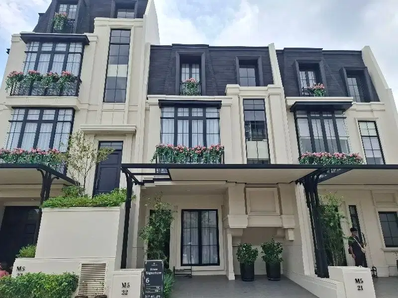 Rumah 3 Lantai Ready Stock Nempel Jakarta Barat