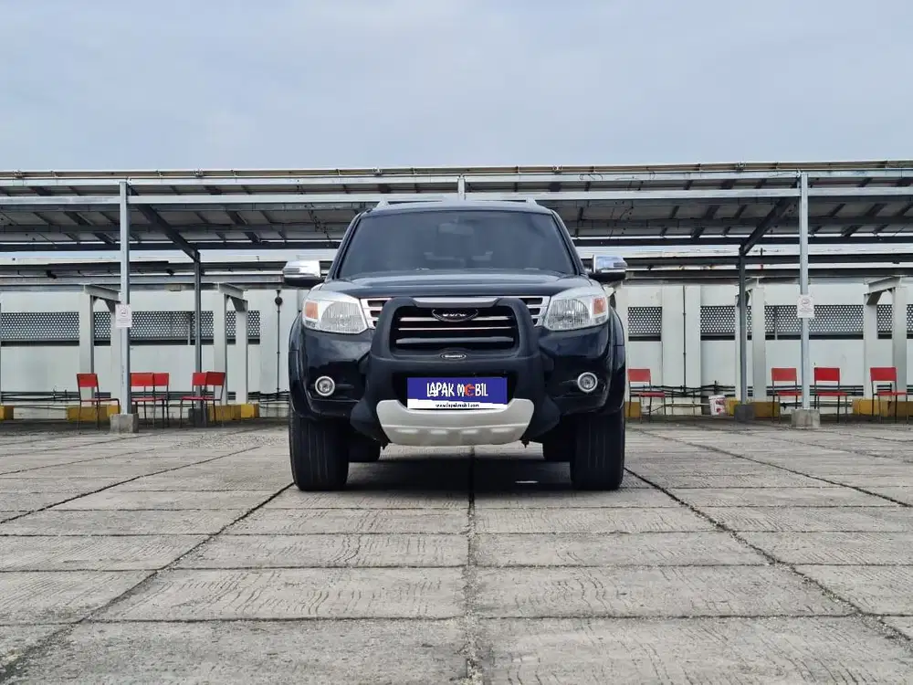 Ford Everest 2.5 Limited 4x2 Diesel AT 2013 Hitam KM 121RB