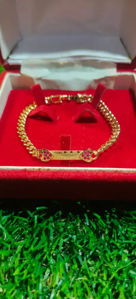 Gelang titanium wanita