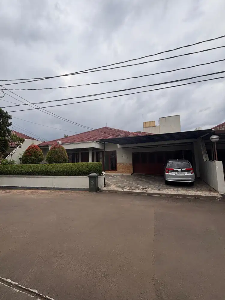 Dijual Rumah Luas Cipete, Pool, SHM, 1 Lantai, Akses Mudah