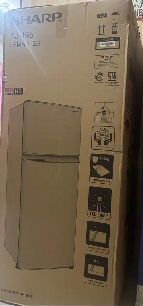 Jual Kulkas SHARP, 2 pintu, baru.