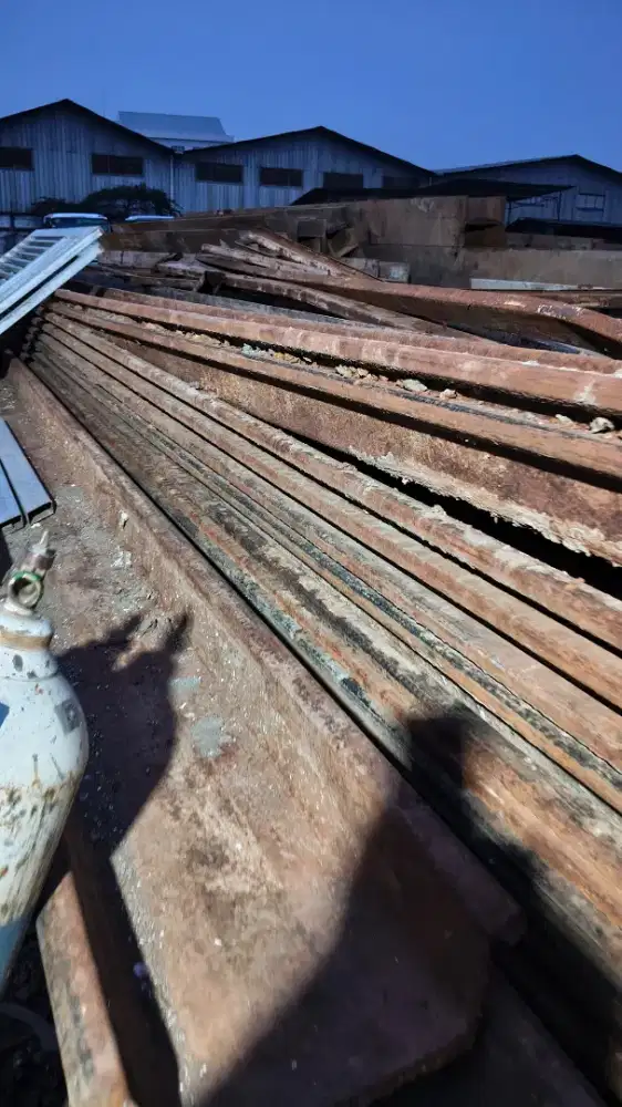 Besi sheet pile spll dan splll