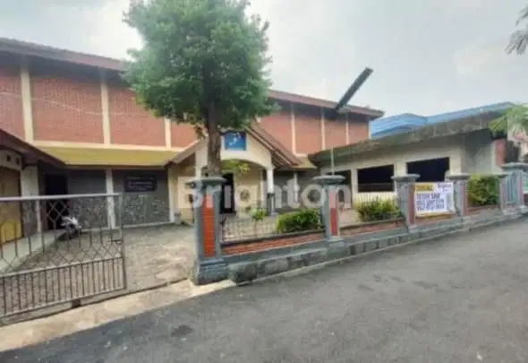 Gedung ex GOR di Tugu Tani Depok