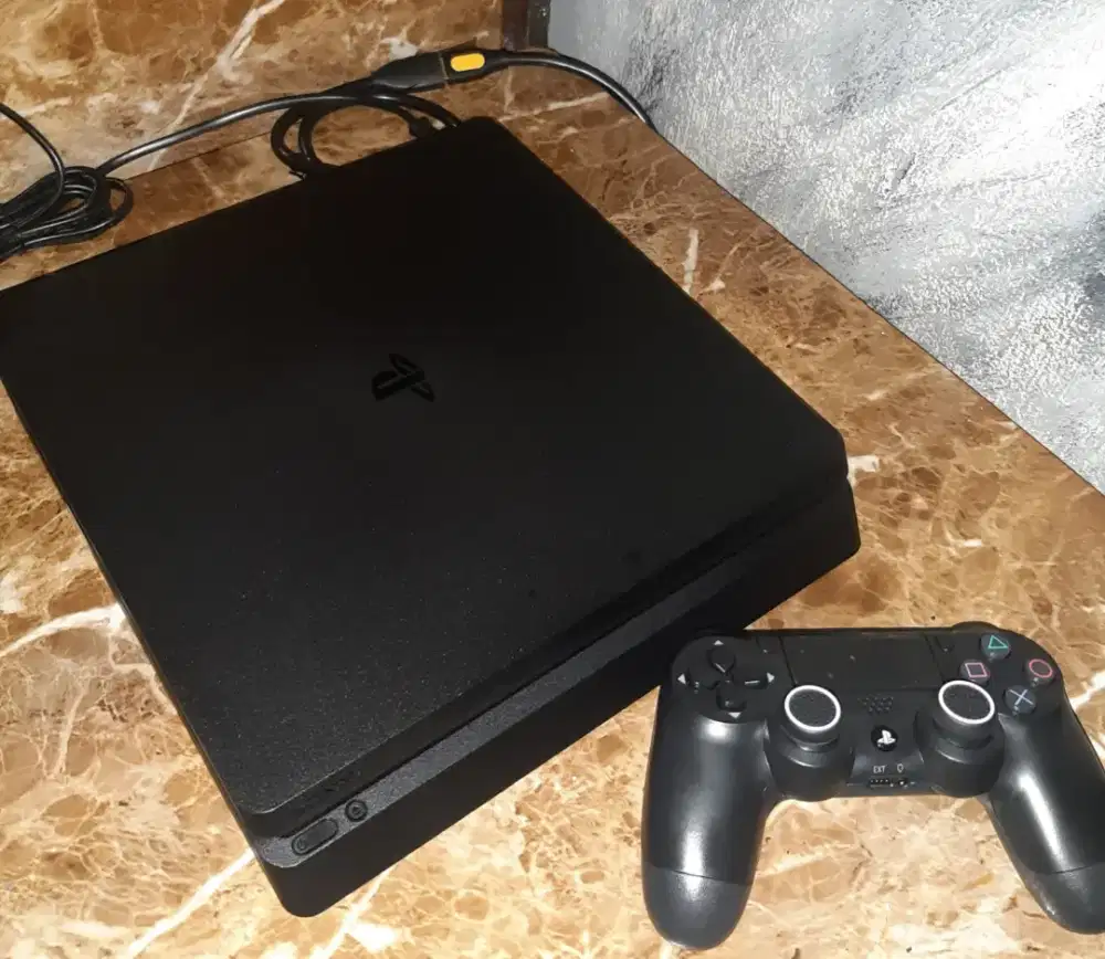 PlayStation 4 slim