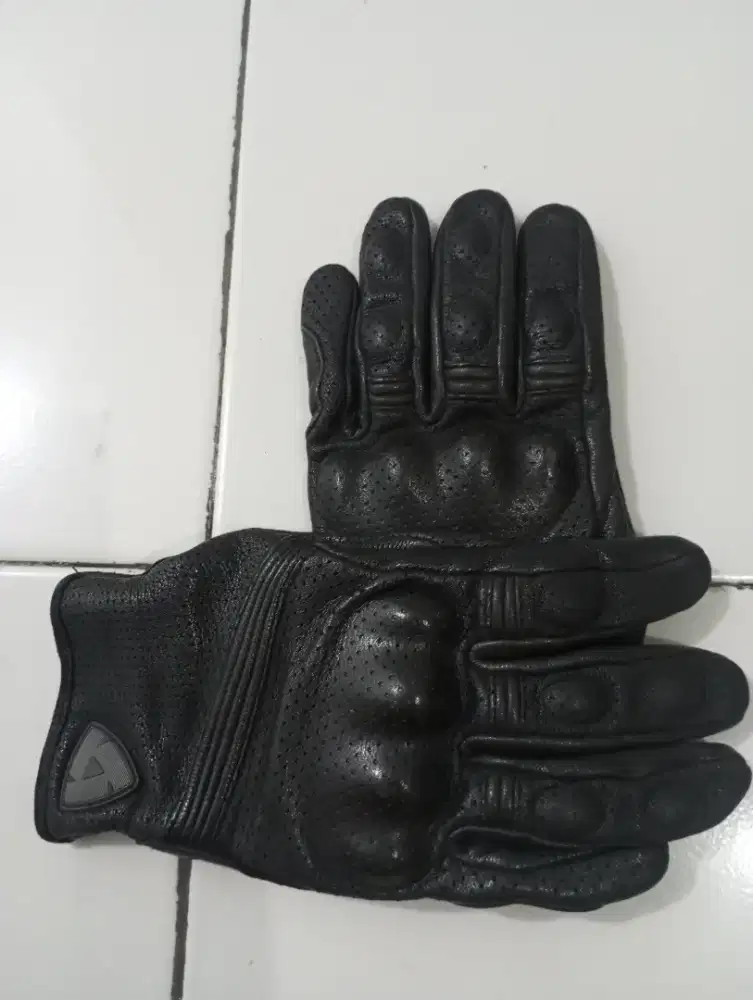 Sarung tangan motor merk REVIT