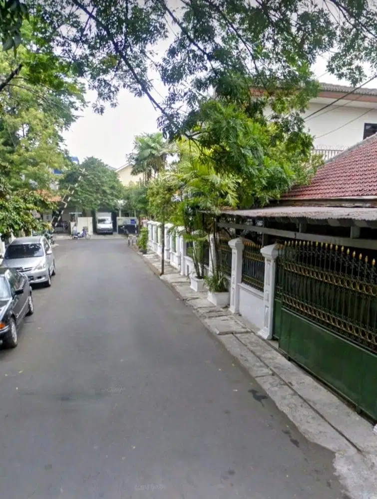 DIJUAL RUMAH LAMA HITUNG TANAH LOKASI TENANG AKSES JALAN YANG LEBAR