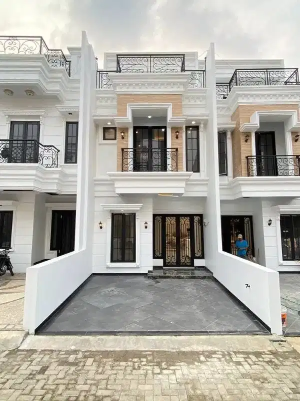 RUMAH MEWAH AMERICAN CLASSIC DALAM TOWNHOUSE KEAMANAN 24 JAM
