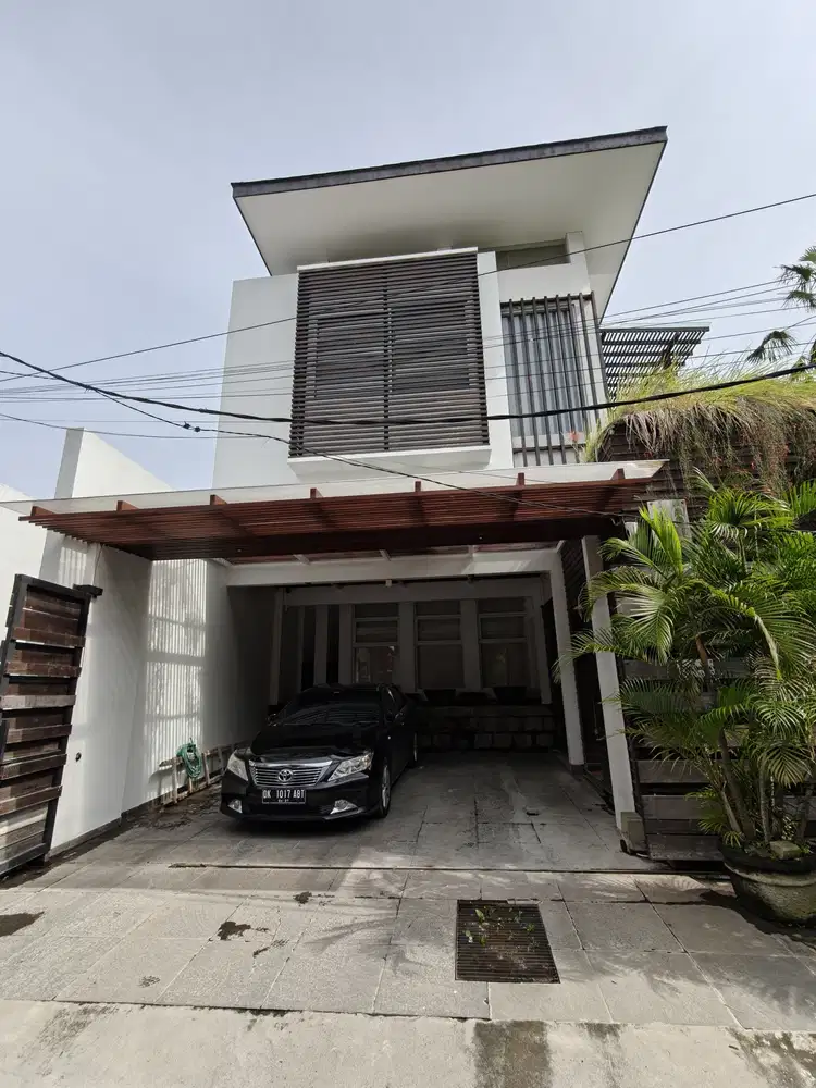 Villa 2 lantai Kuta Family Residence