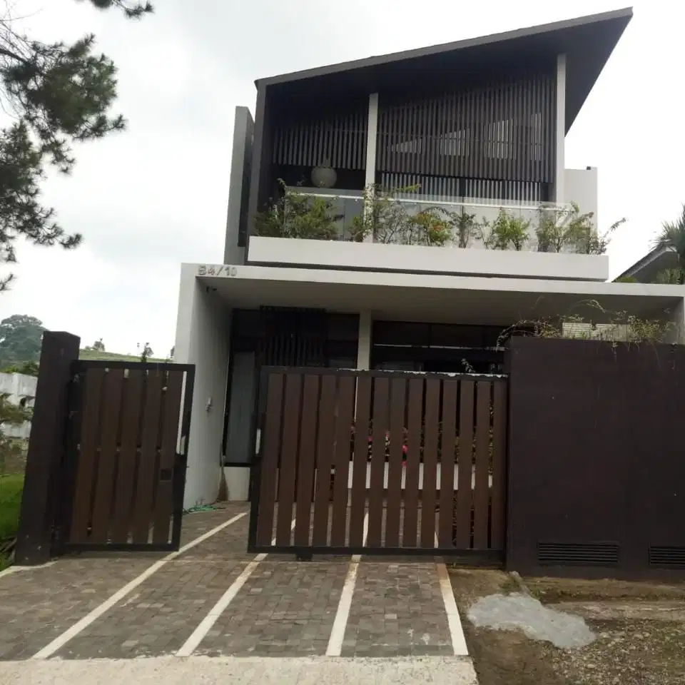DIJUAL CEPAT RUMAH/VILLA MEWAH MURAH