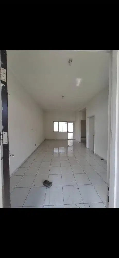 Rumah 1 lantai, bebas banjir depan kolam renang suvarna sutera