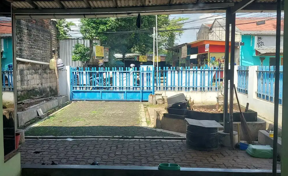 Rumah dengan tanah yg luas di Jagakarsa Jakarta Selatan