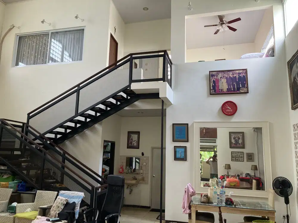 Rumah 2 lantai karakter lama, kenyamanan baru