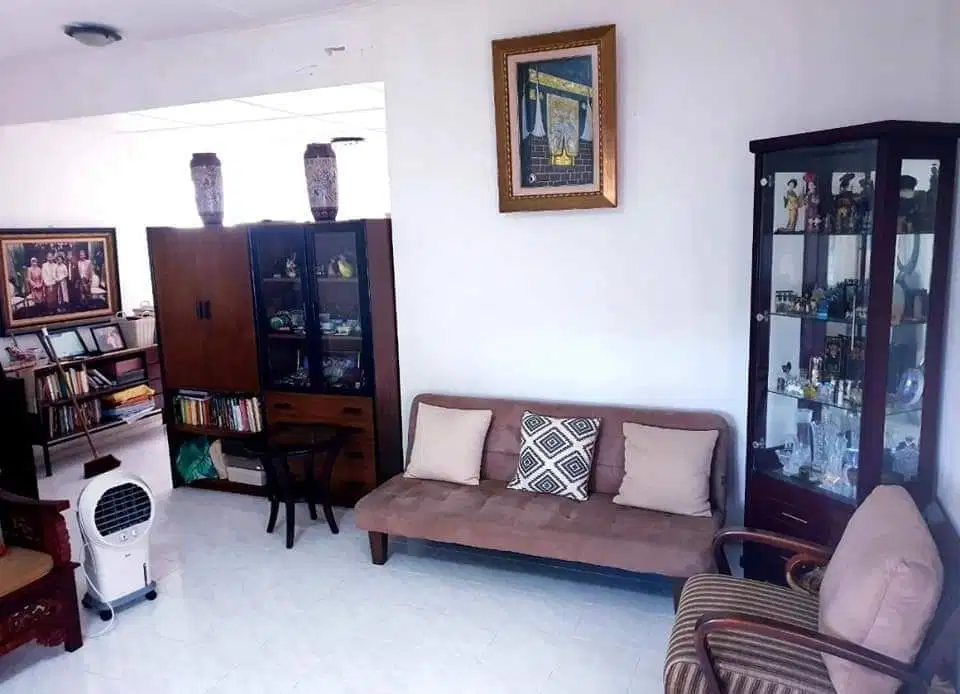 Rumah Lawas di jalan raya kebayoran lama