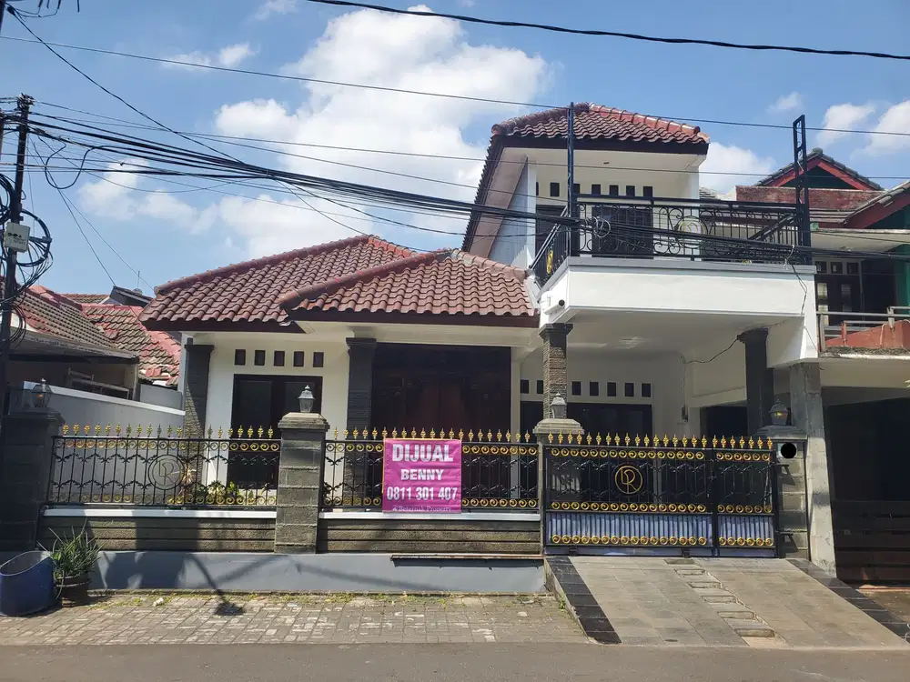Rumah Mewah di Perum.Harapan Baru Regency (5 Menit ke Stasiun Cakung)