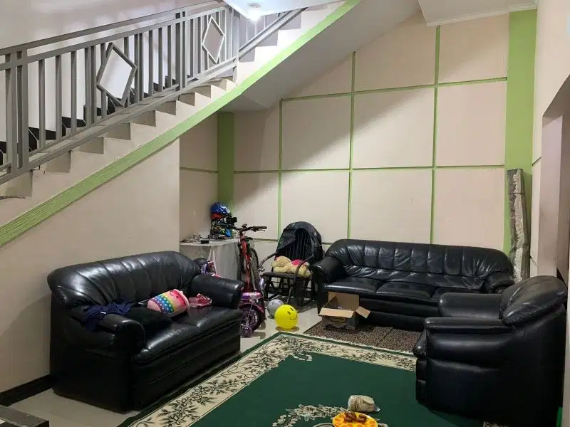 dijual rumah bagus belakang griya Arcamanik