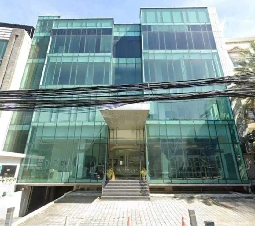 Dijual/Disewakan Office Building Di 5,5 Lantai Di Jln Ry W.Monginsidi