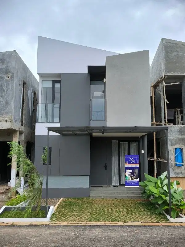 RUMAH MURAH 2 LANTAI DP 0 PINGGIR TOL