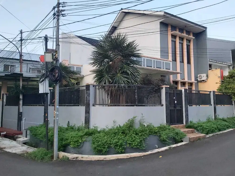 Rumah Bagus Siap Dihuni dan Anti Banjir di Duren Sawit