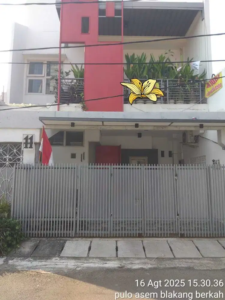 Dijual Rumah 3 Lantai, Akses Jalan Lebar 2 Mobil, di Rawamangun