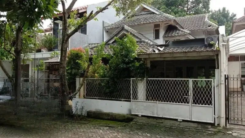 Rumah Asri 4 kamar tidur dalam komplek perumahan di Rempoa