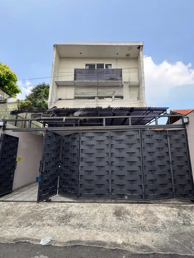 Rumah 2 Lantai Dijual atau Disewakan ada Fasilitas Pivate Pool