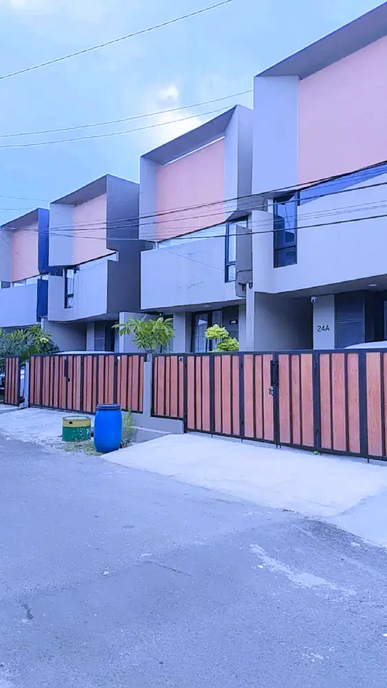Rumah 2lt modern kontemporer strategis dan mewah di pamulang