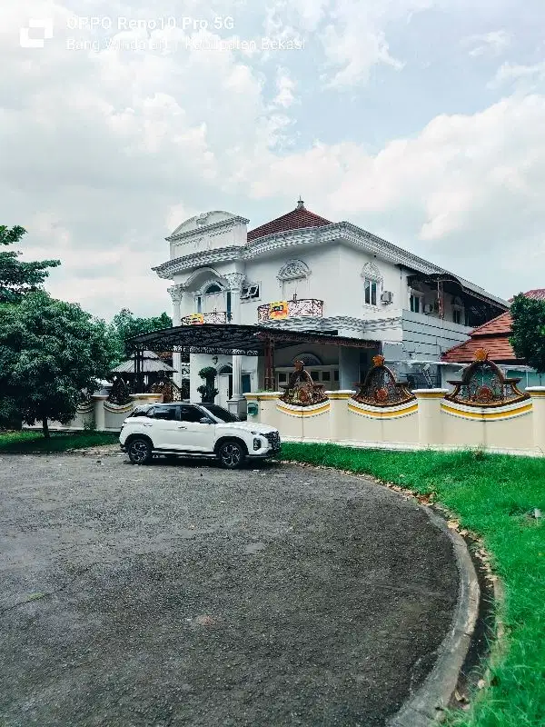 RUMAH MEWAH 2 LANTAI DI PERUM DUKUH BIMA BEKASI TIMUR