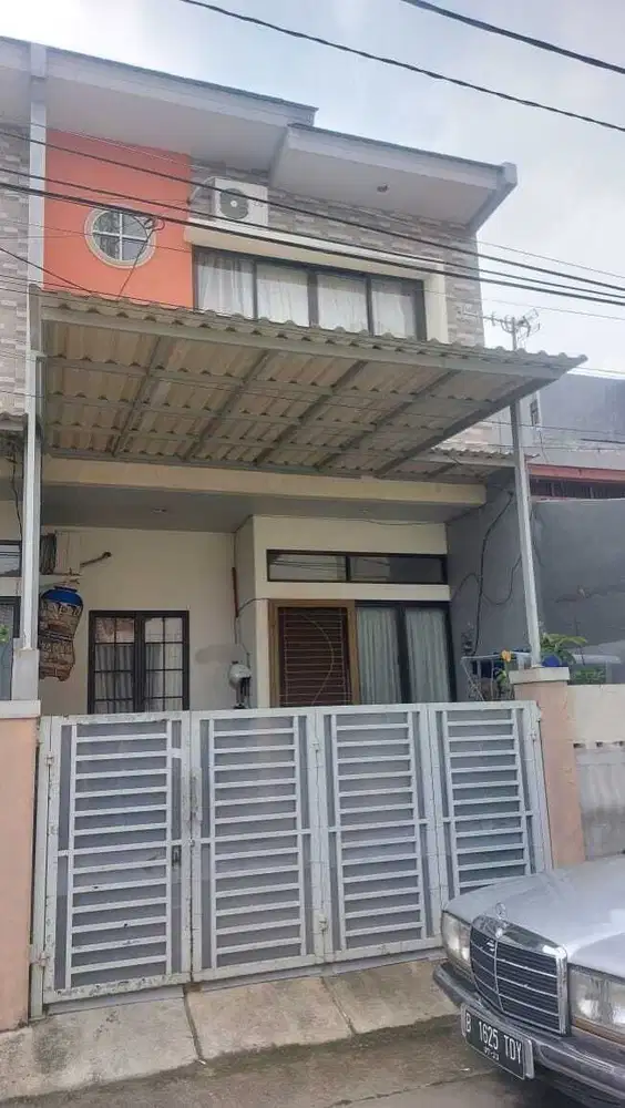 Jual cepat rumah di harapan indah 1 Lt 72 2 Lt bagus