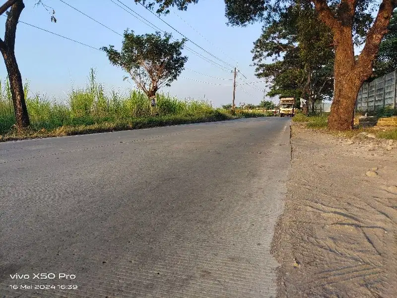 tanah pekarangan di jalan Adi Sumarmo