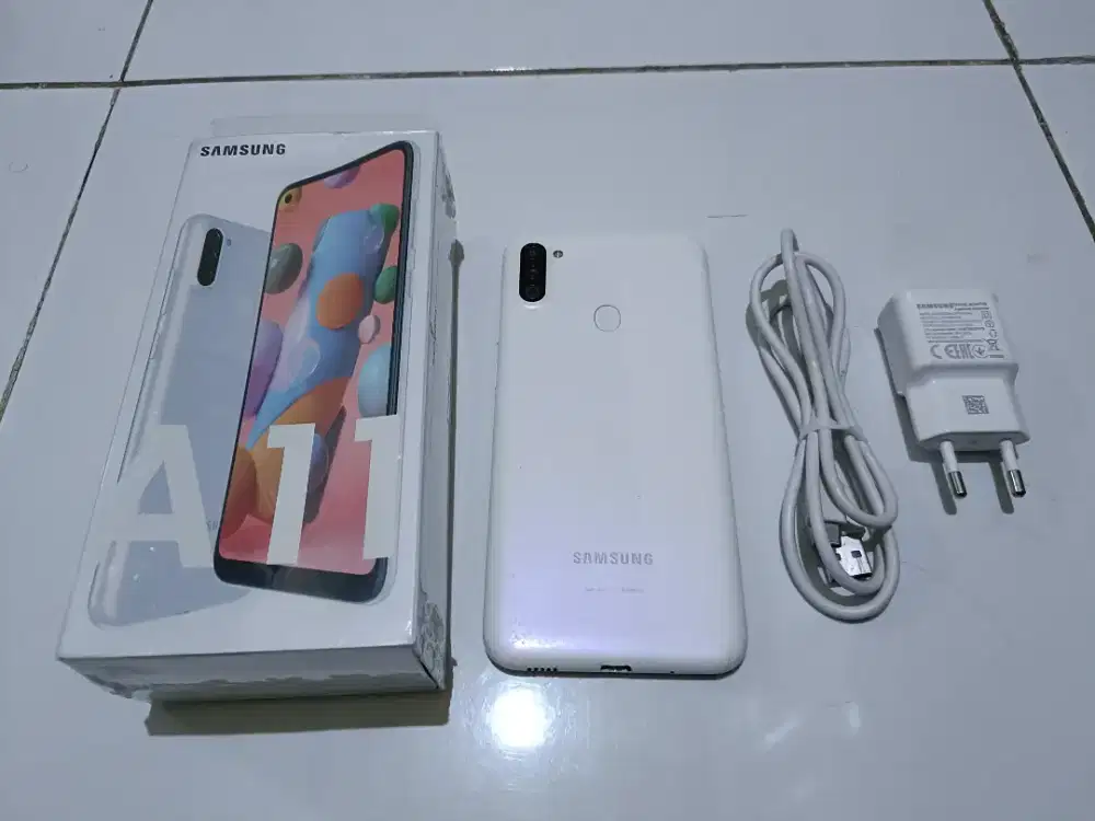 Samsung A11 White 3/32 Gb